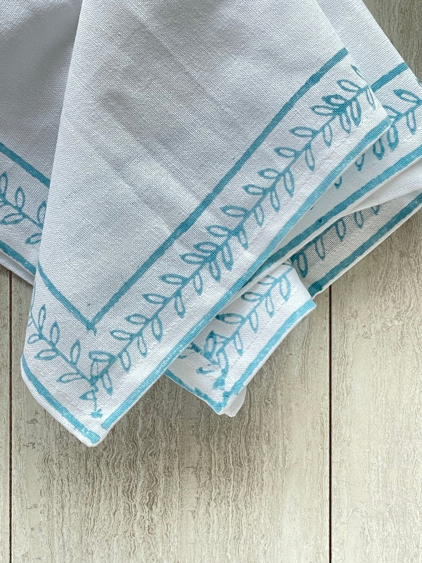 Dinner Napkins (set of 4) - Vine Border, Saltwater