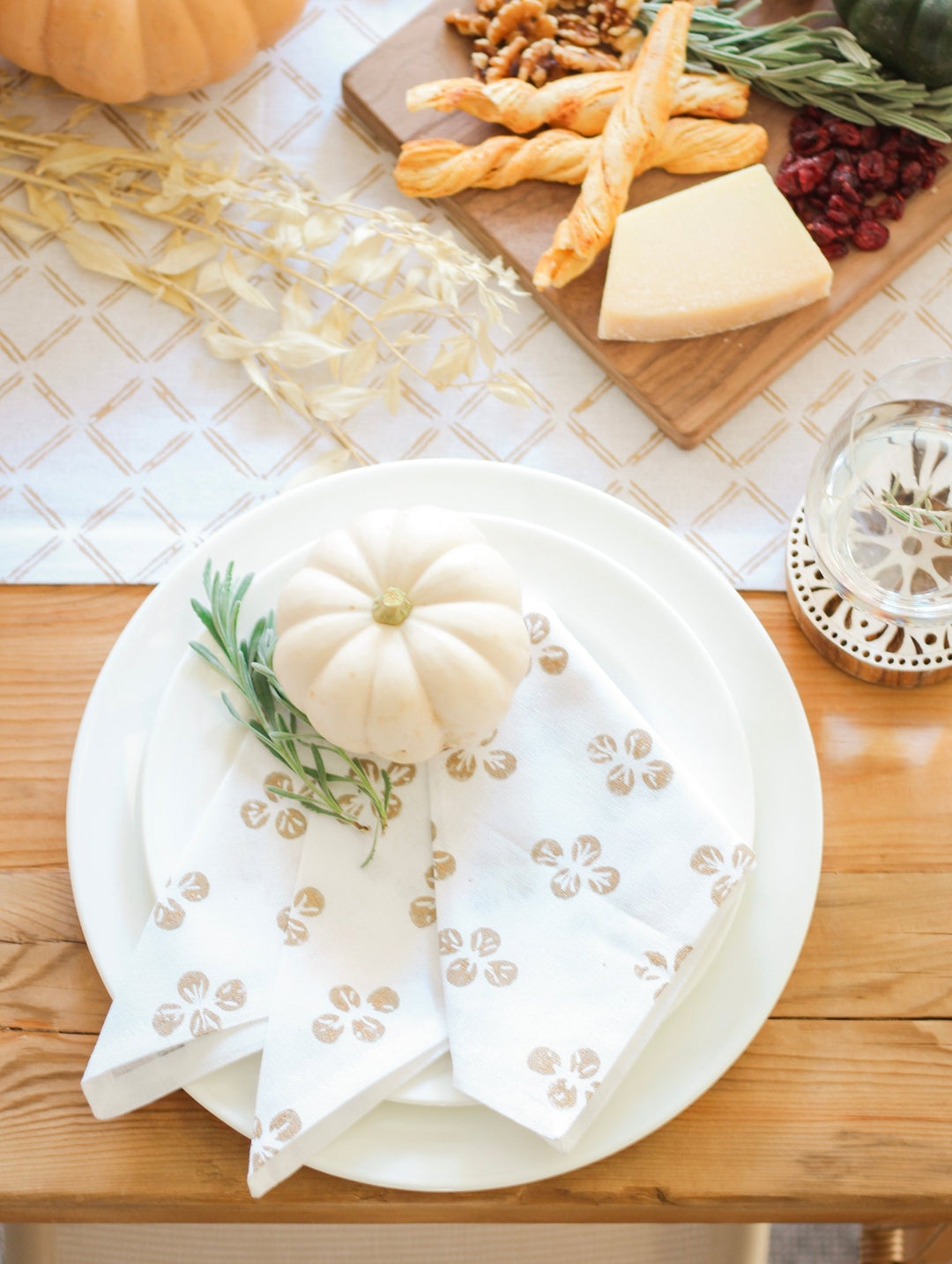 Dinner Napkins (set of 4) - Dogwood, Gold - The Mended Company