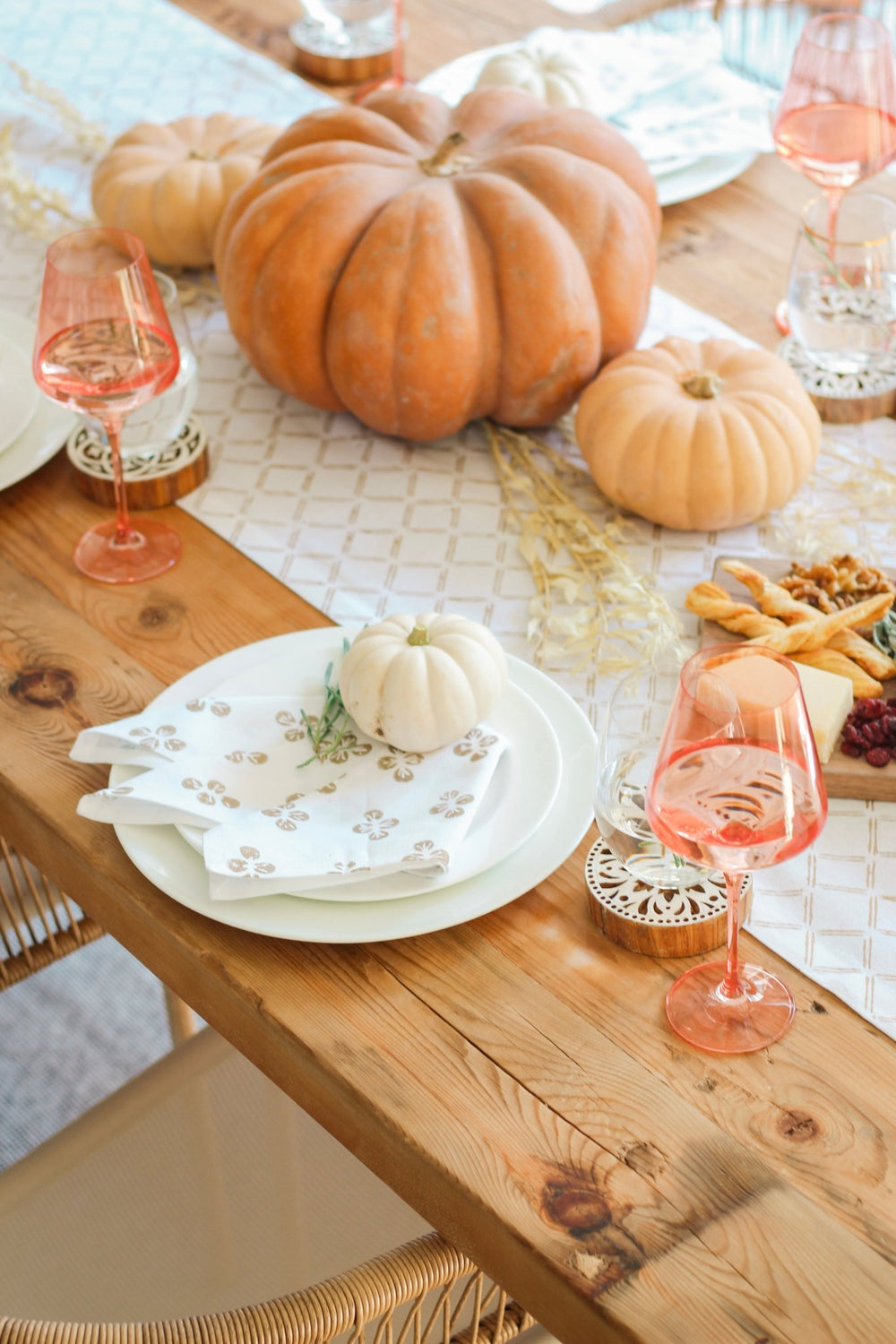 Dinner Napkins (set of 4) - Dogwood, Gold - The Mended Company