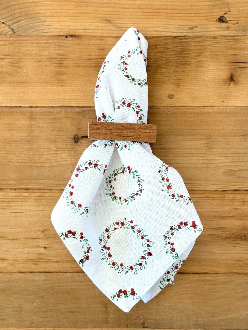 Dinner Napkins (set of 4) - Wreath, Evergreen & Red - The Mended Company