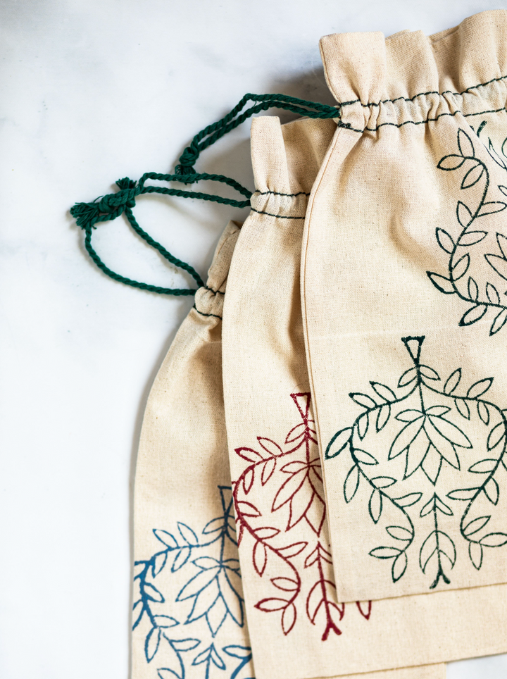 Wine Gift Bag - Lotus, Berry with Midnight Thread