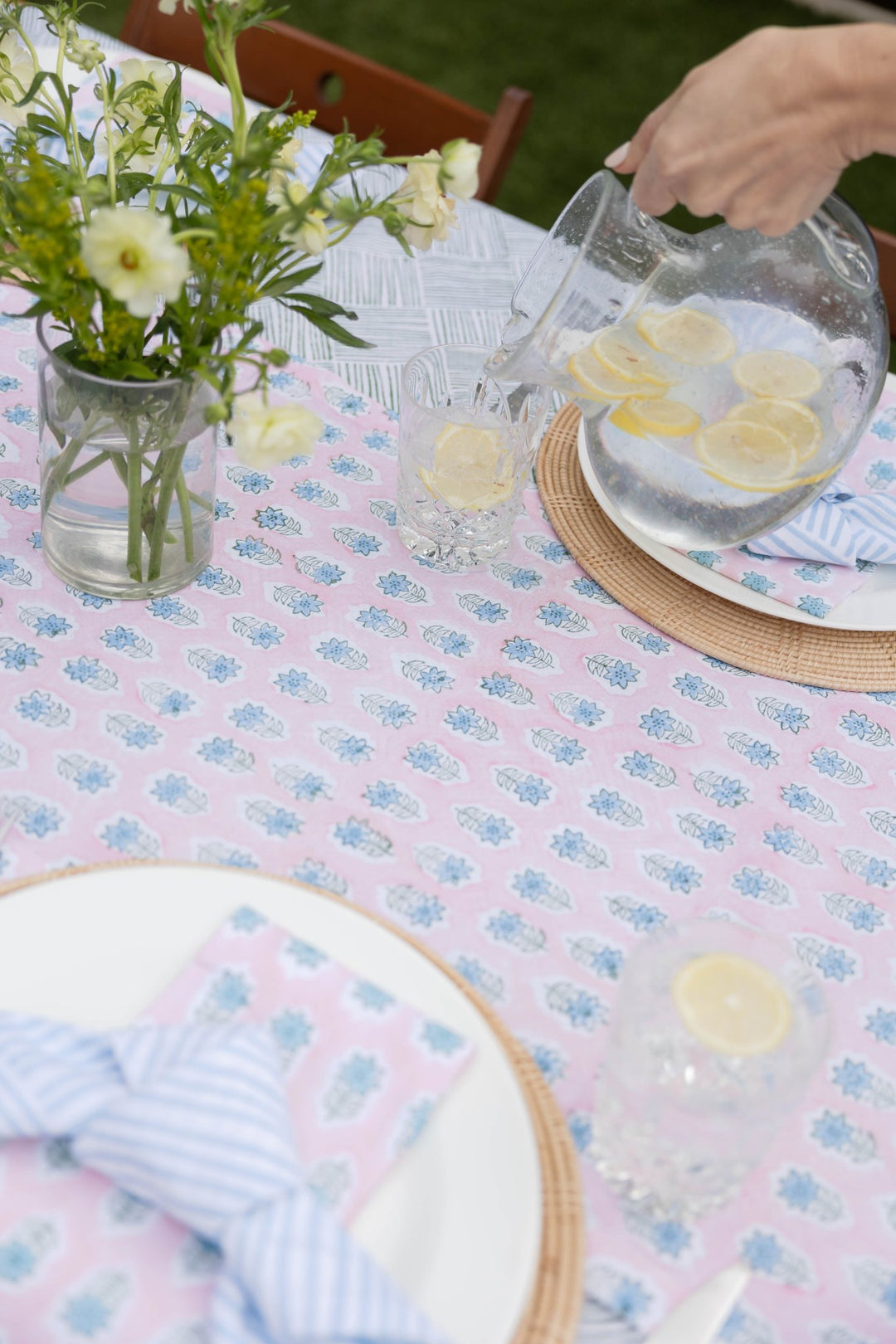 Organic Napkins (set of 4) - Lily - Rose - The Mended Company