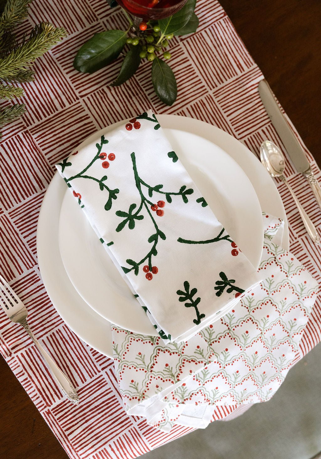 Organic Napkins (set of 4) - Winterberry, Evergreen &amp; Red - The Mended Company
