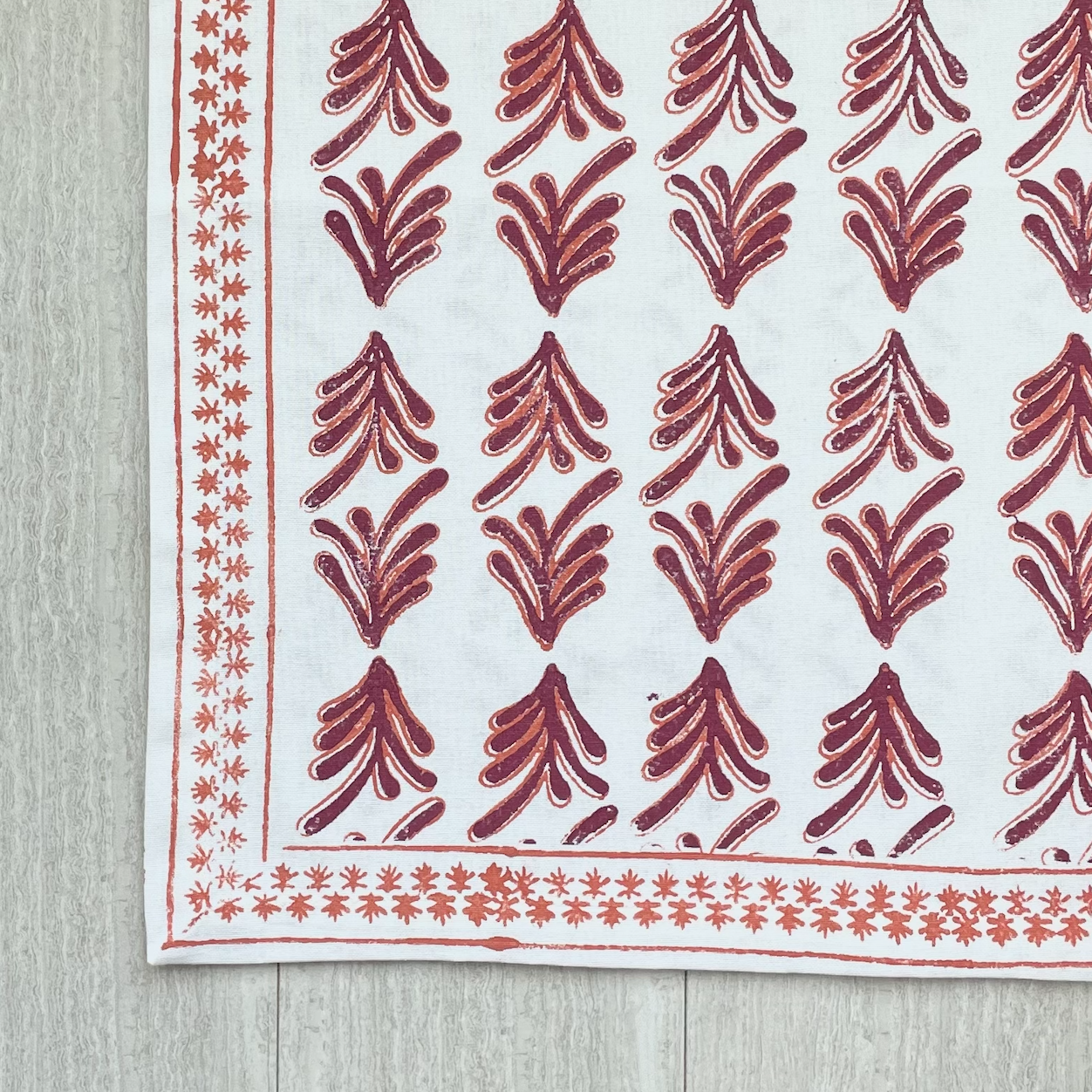 Table Runner - Palmetto, Berry & Coral