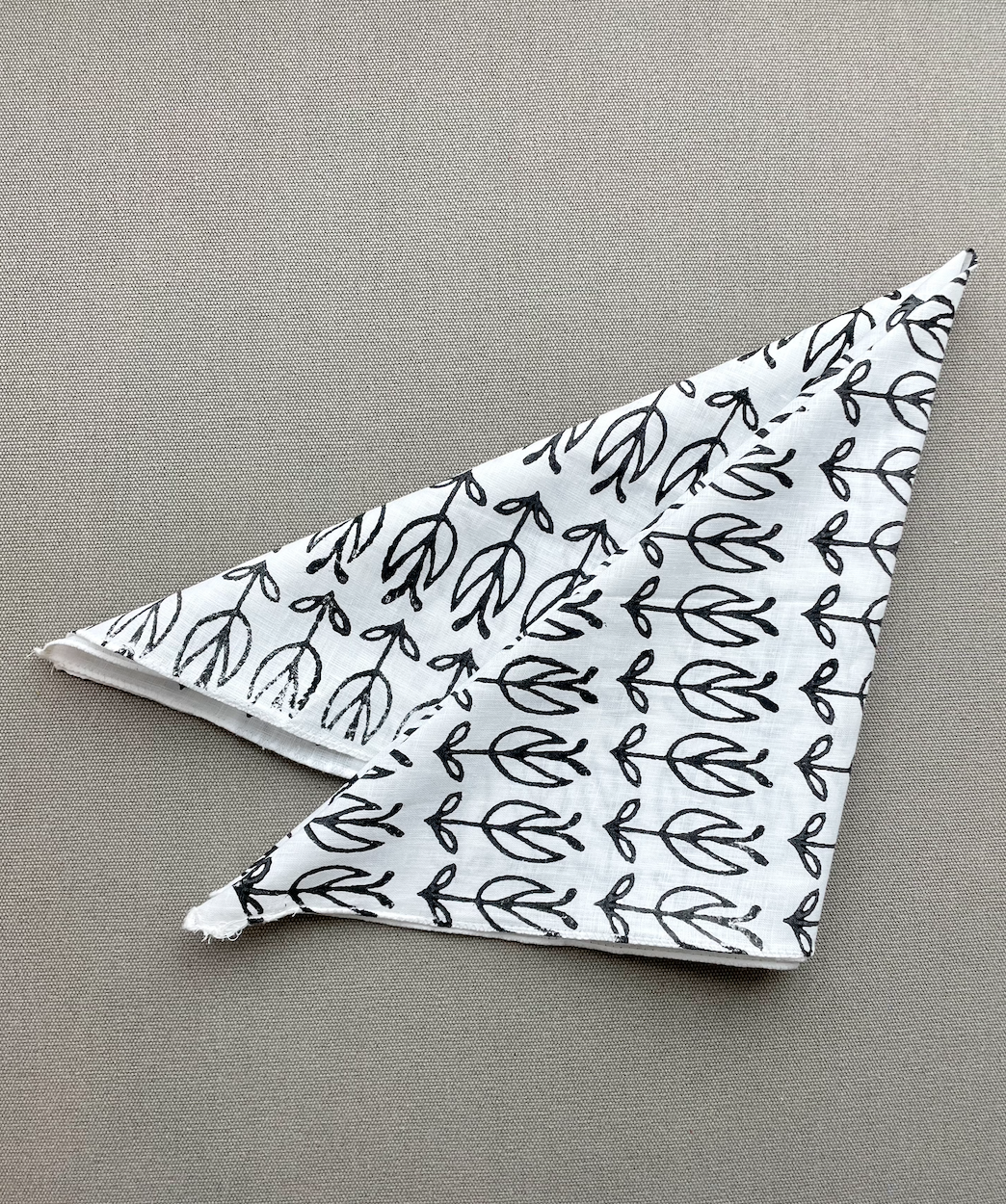 Bandana - White Linen with Sprout, Black
